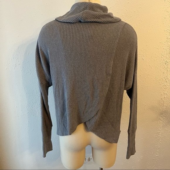 Lucky Brand Grey Tulip Hem Pullover Sweater - Picture 6 of 11